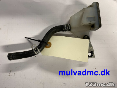 Bremsevæske beholder bag