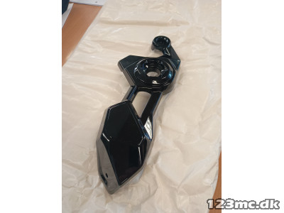 COVER,PIVOT,LH,EBONY