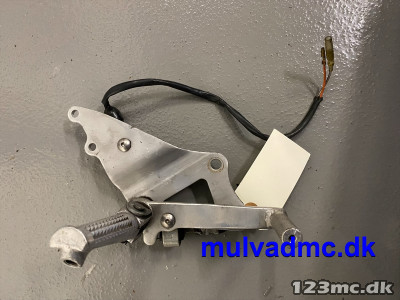 Fodhvilerkonsol højre for