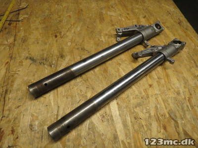 Forgaffel, nederste, Suzuki GSX750