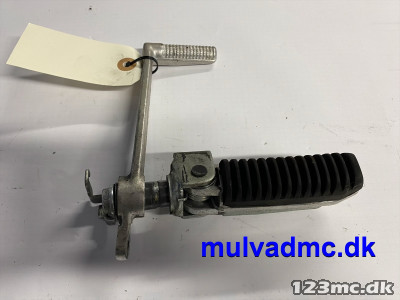 Højre fodhviler og bremsepedal