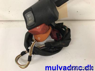 Højre styrkontakt top