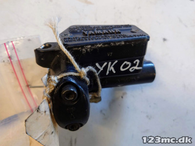 Koblinghovedcylinder til Yamaha FZ 750 årg. 88