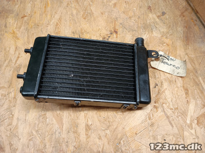 Køler Aprillia Touno, venstre