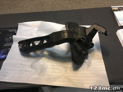 nr. pladeholder/bagskærm MT-09