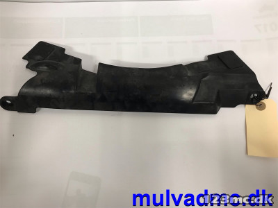 Plastdel over køler