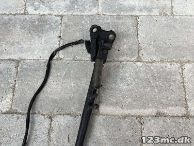 Støttefod med kontakt