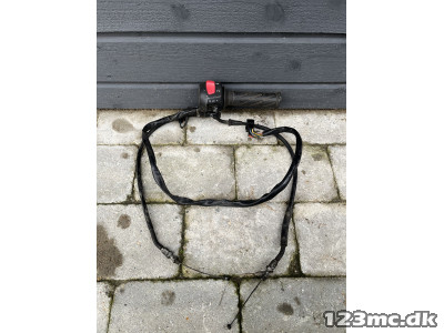 Styrkontakt H med gas kabler