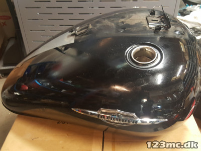 Suzuki VLR1800 benzintank