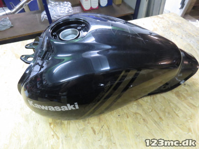 Tank, Kawasaki Vulcan S, sort/guld