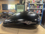 Tank VLR1800, 44100-22H40-YAY til Suzuki