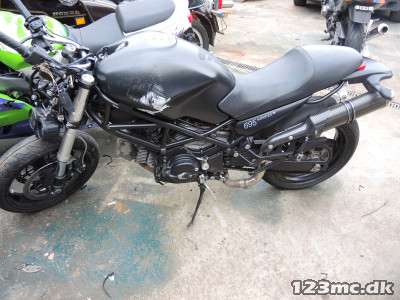 Ducati 695 Monster