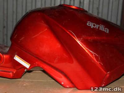 Benzintank til Aprilia RST 1000 Futura