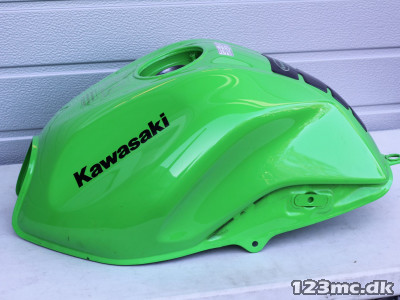Benzintank til Kawasaki Z 1000 årg. 08