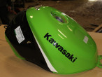 Benzintank til Kawasaki ZX6R årg. 02, 51082-5253-226