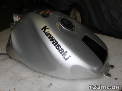 Benzintank til Kawasaki ZXR 750