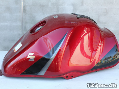 Benzintank til Suzuki GSX 1300 R årg. 04-07