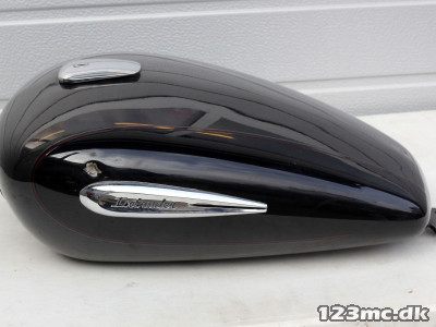 Benzintank til Suzuki VS 1400 Intruder årg. 99