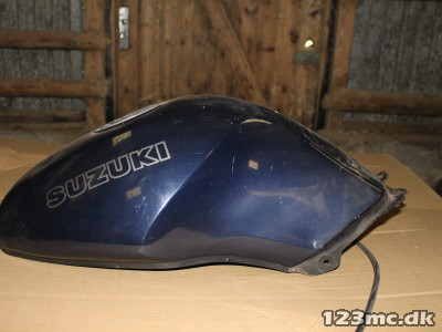 Benzintank til VX 800