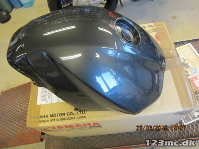 Yamaha FJR 1300A tank