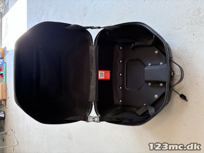 Mc topbox  GIVI weightless 901 med montage plade