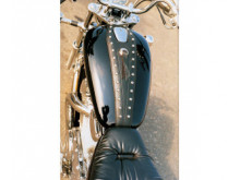 Mustang Tanklæder m. Nitter - Suzuki VS700/750/800