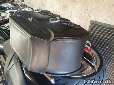 Suzuki vzr1800r sidetasker