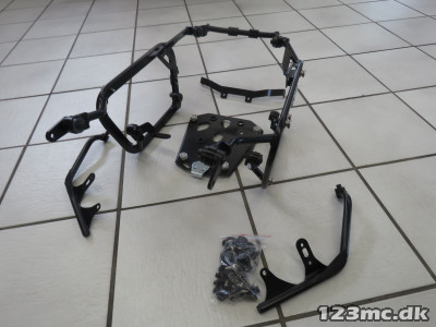 Taskebøjler, Suzuki DL1050