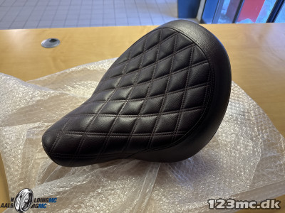 Triumph Seat, Rider, Quilted, Brown